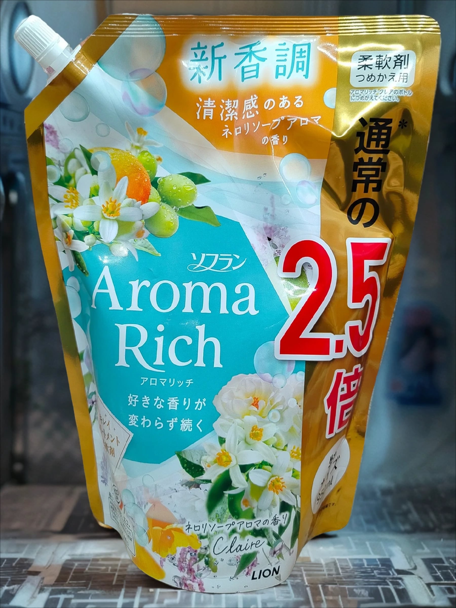 Lion Soflan Aroma Rich Claire 258 Кондиционер для белья с натуральными ароматическими маслами 950 мл в мягкой упаковке