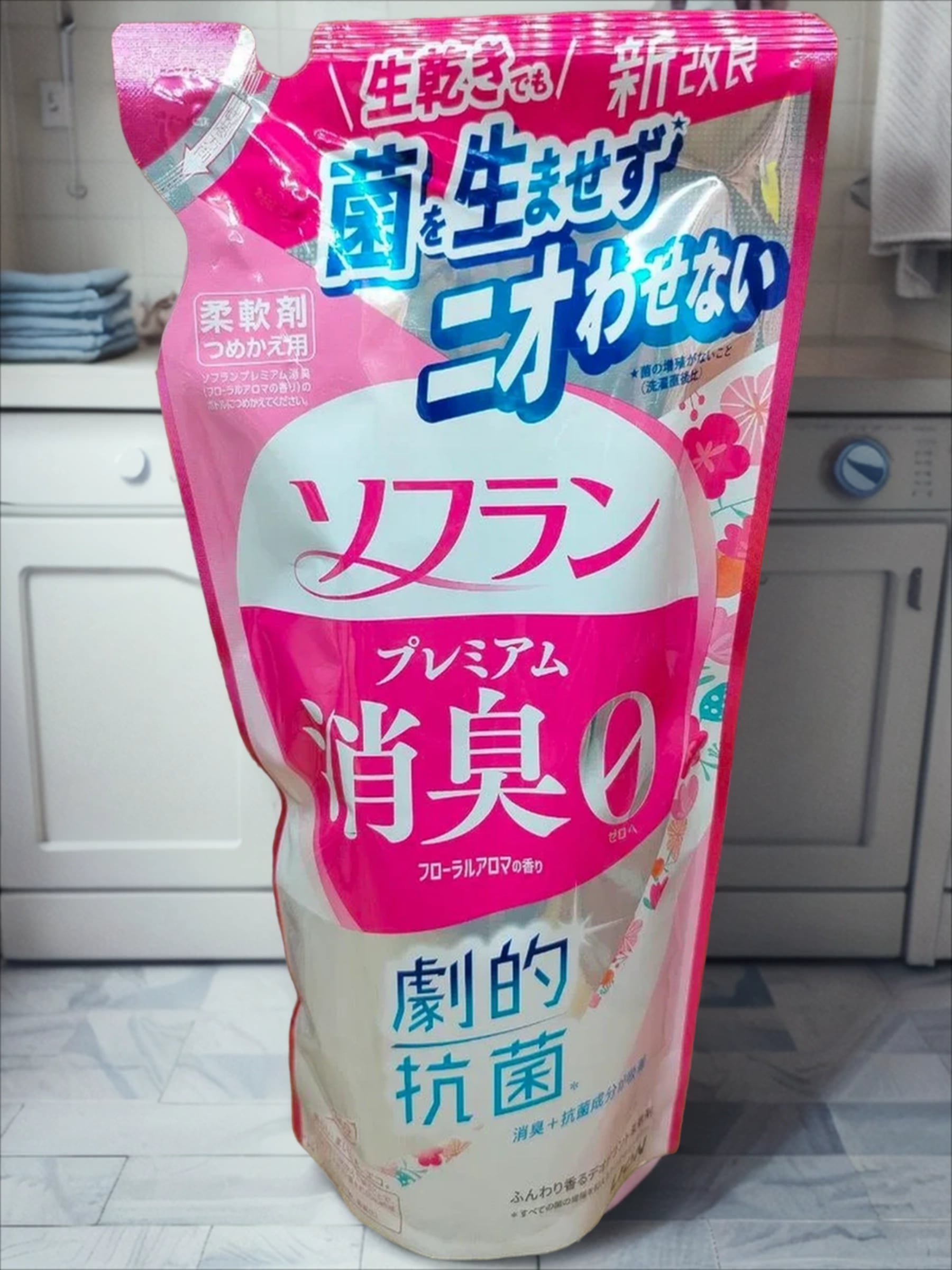 Lion Soflan 323 Ополаскиватель для белья антибактериальный с ароматом цветов 380 мл запасной блок