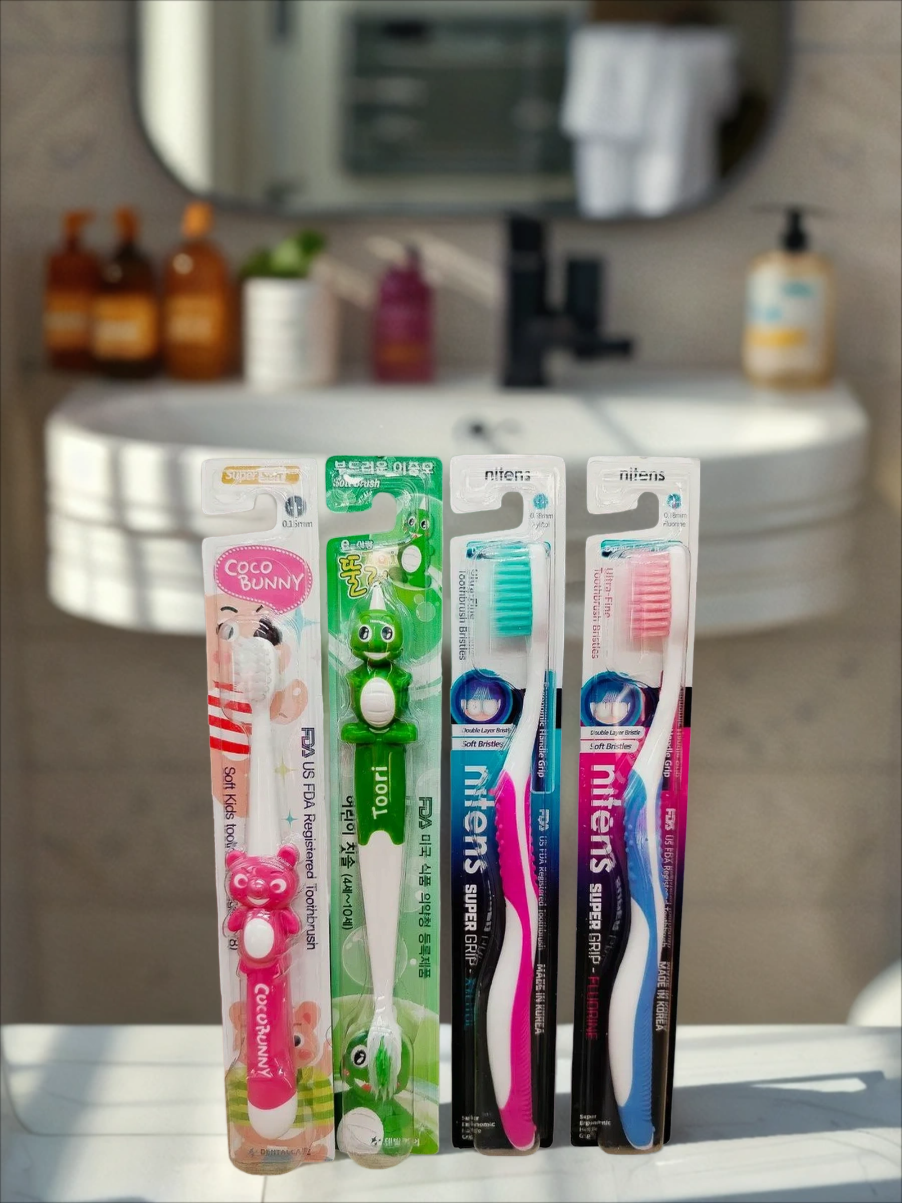 Dental Care Family Set Набор зубных щеток Семейный 4 шт: 1 шт для взрослых Фтор + 1 шт для взрослых Ксилит + 1 шт для детей 3-8 лет + 1 шт для детей 4-10 лет