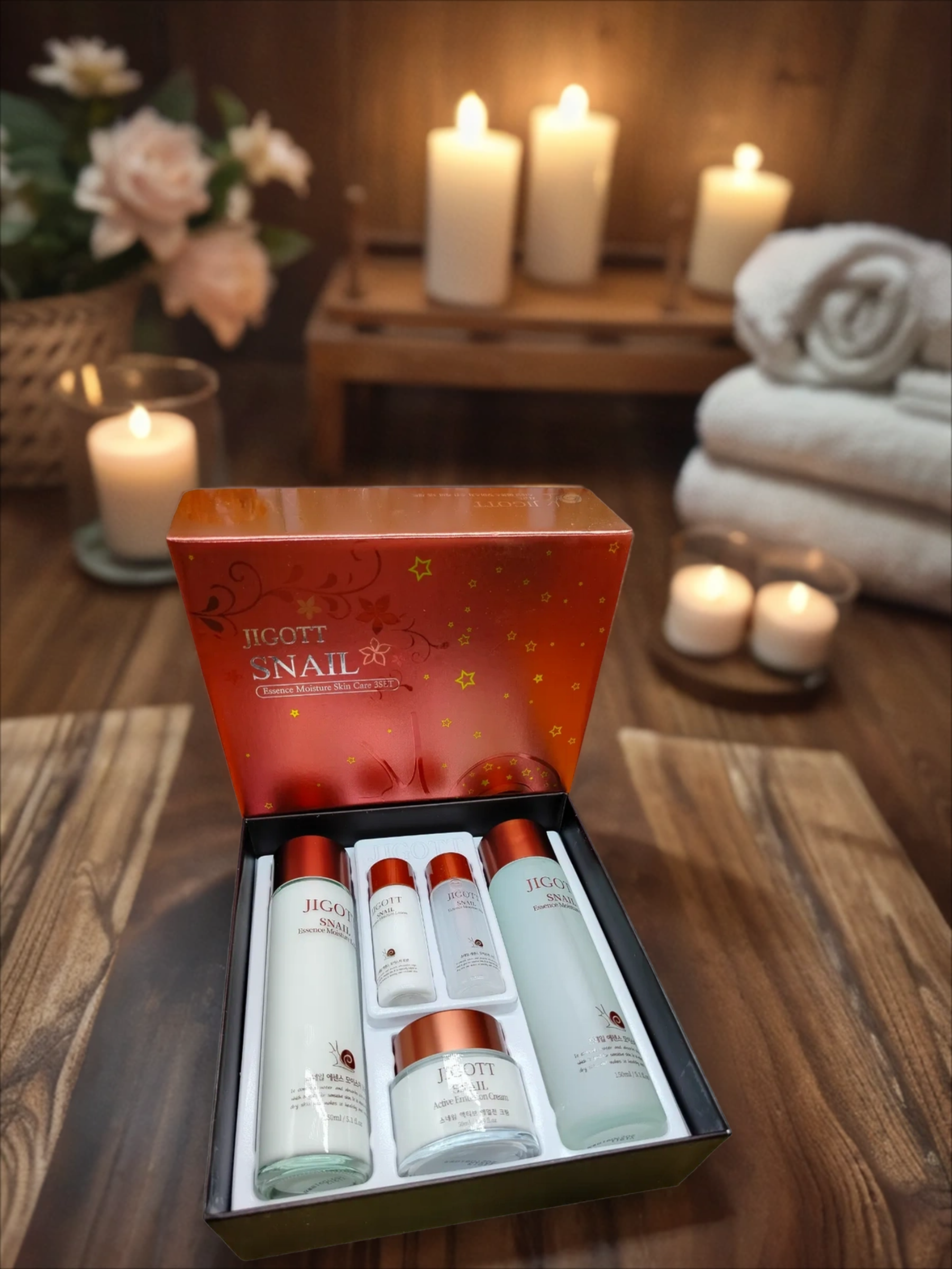 Jigott Набор Snail Moisture Skin Care 3SET Антивозрастная восстанавливающая крем-эмульсия 50 гр + Увлажняющий тонер-эссенция 150+30 мл + Лосьон для лица кремовый увлажняющий 150+30 мл