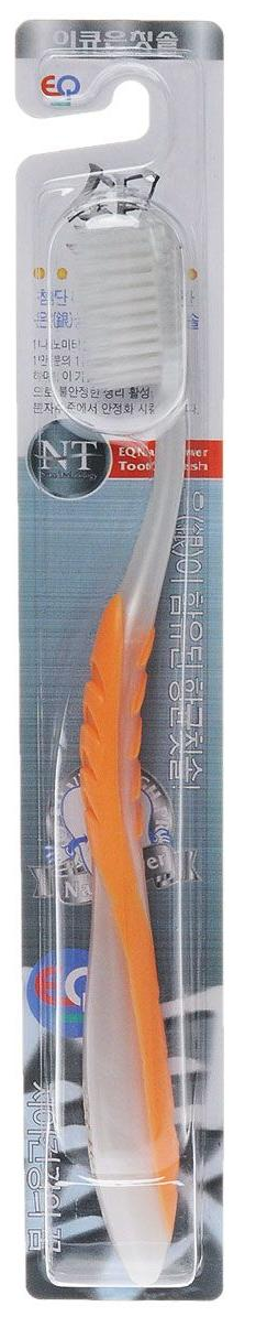 EQMaxon Clewa Зубная щетка с ионами серебра со сверхтонкими щетинками двойной высоты средней жесткости и подвижной изогнутой ручкой