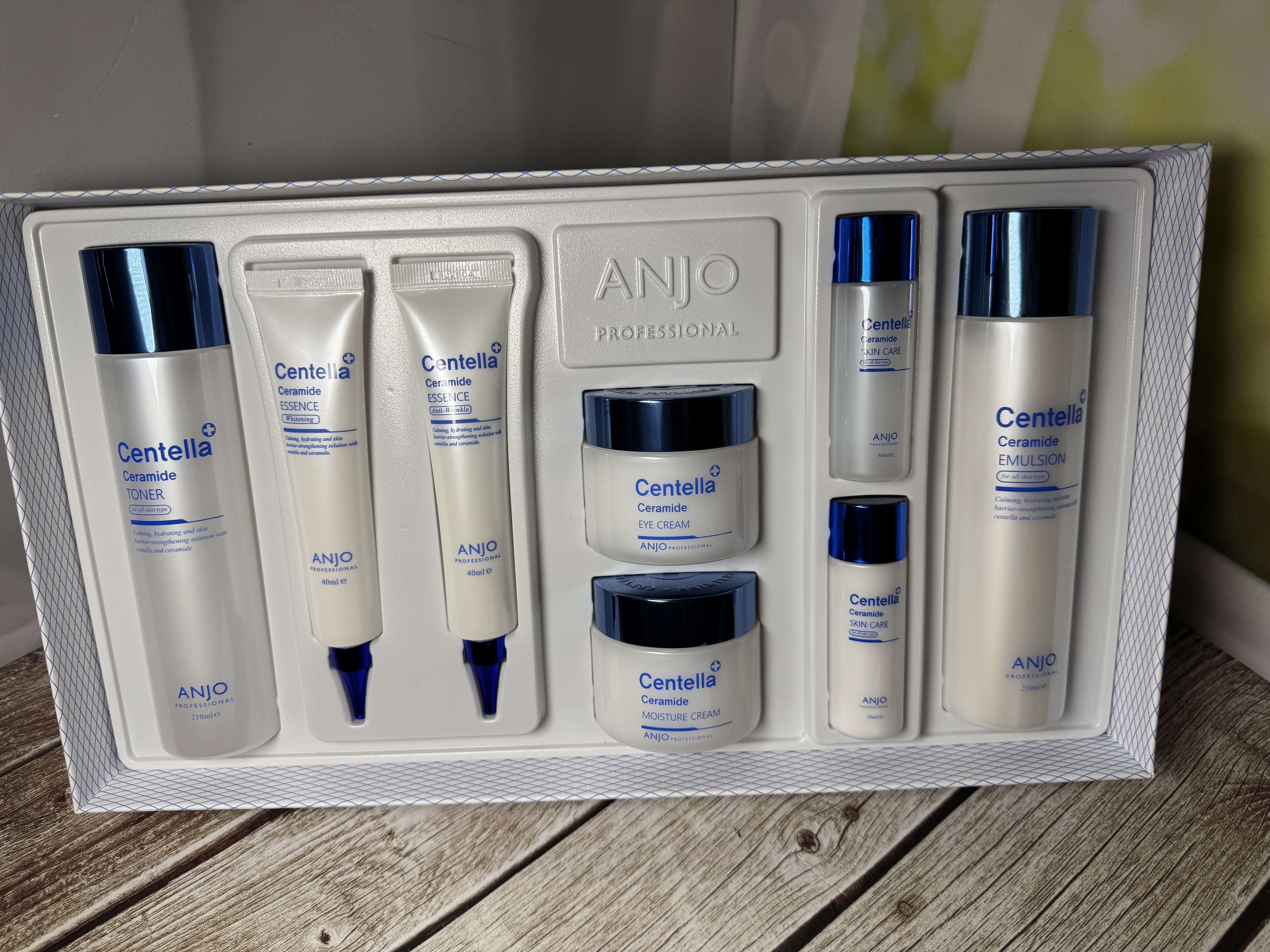 Anjo Professional Skin Care 6 Set Centella Ceramide Набор для лица с экстрактом Центеллы и керамидами Тонер 210 мл + Эмульсия 210 мл + Крем для век 100 мл + Крем для лица 100 мл + Эссенция 40 мл 2 шт