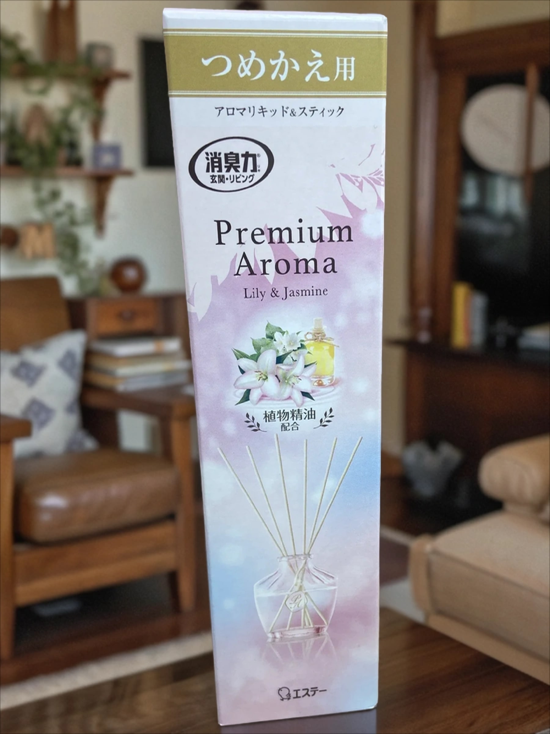 ST Shoushuuriki Premium Aroma Stick Наполнитель и сменные палочки для освежителя воздуха с ротанговыми палочками Лилия и Жасмин 65 мл