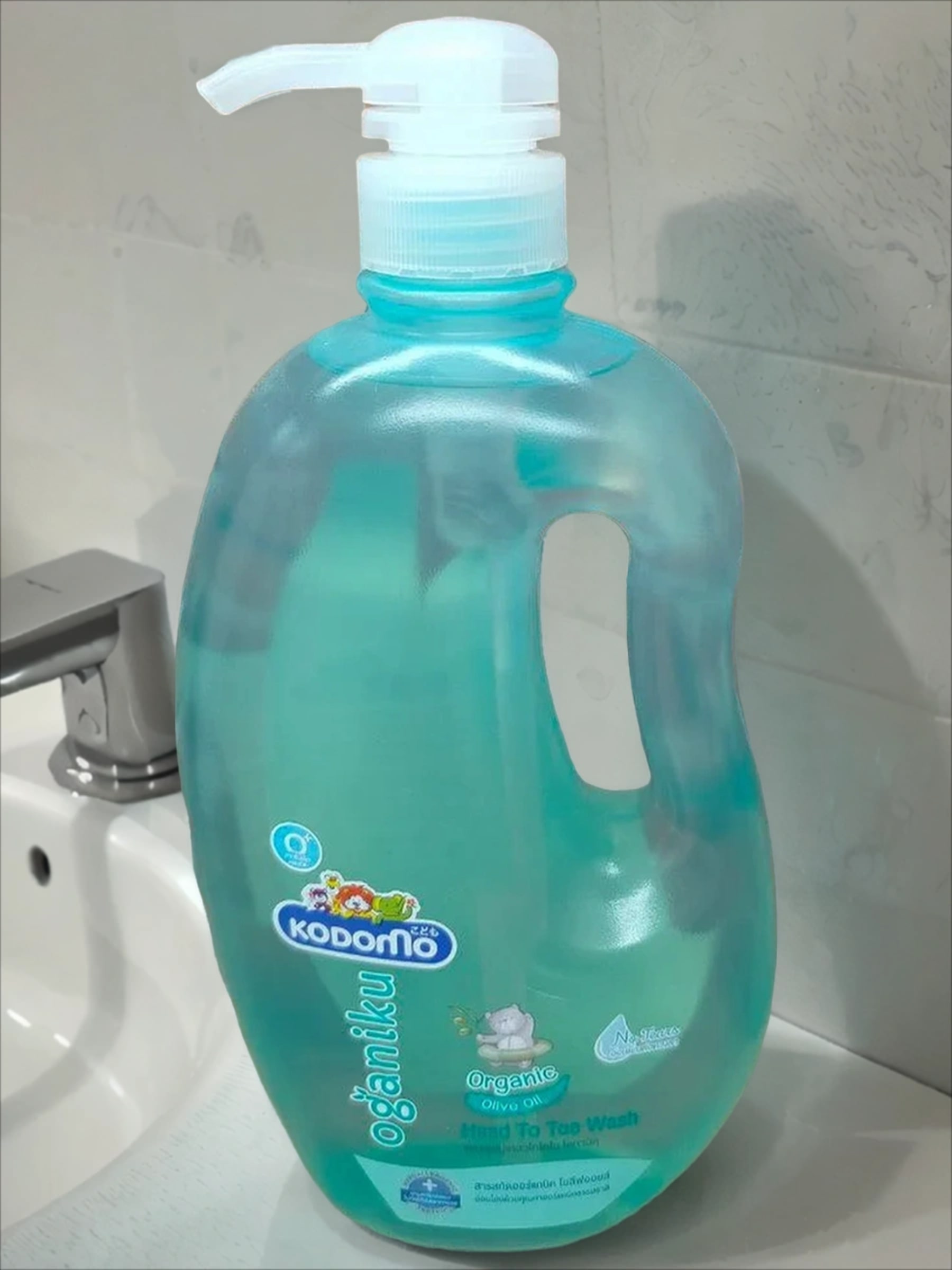 Lion Kodomo Oganiku Шампунь-от макушки до пяток с маслом Оливы 800 мл