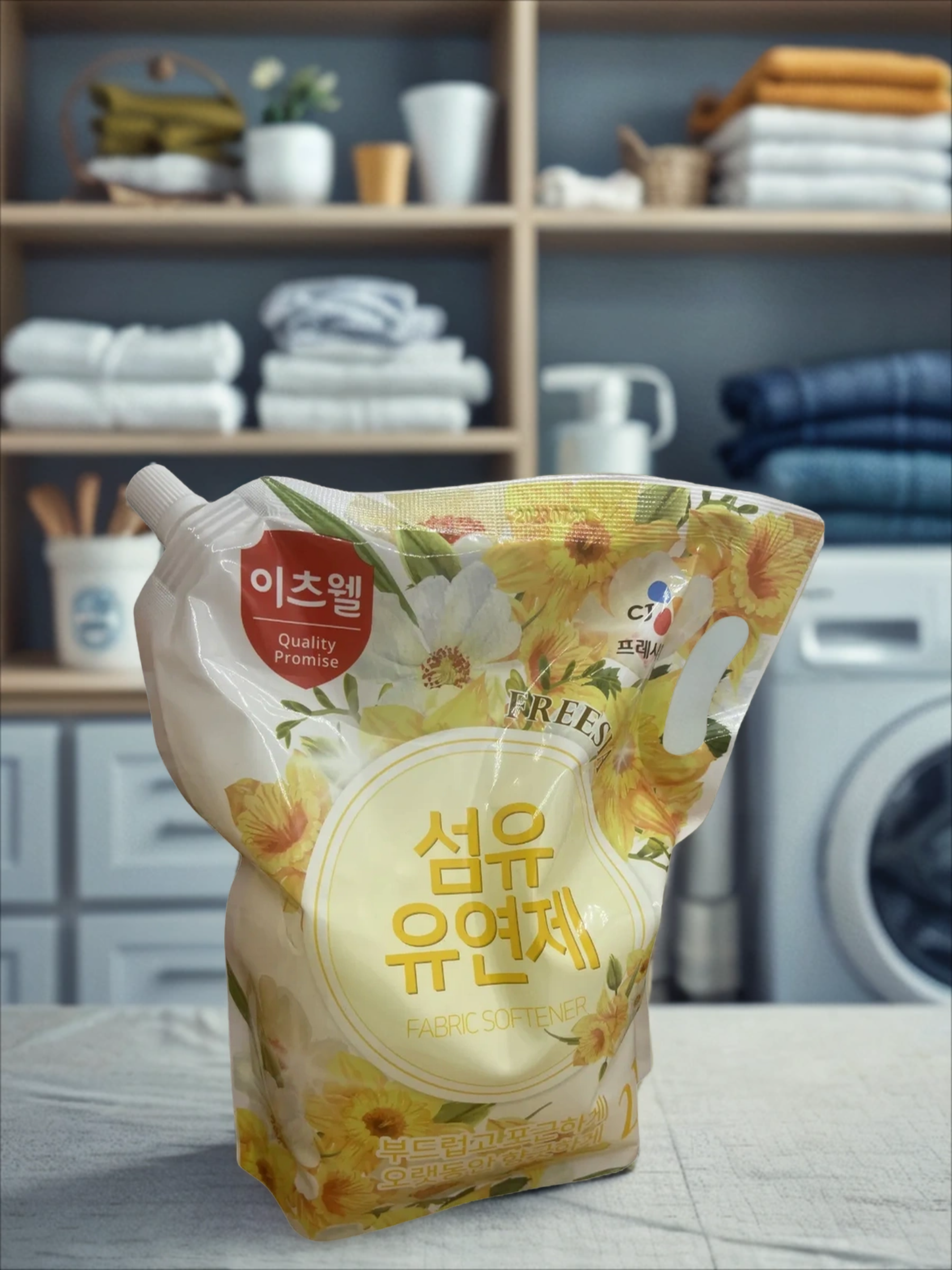 CJ Freshway Fabric Softener Fresia Кондиционер для белья с ароматом Фрезии 2.1 л на 105 стирок запасной блок
