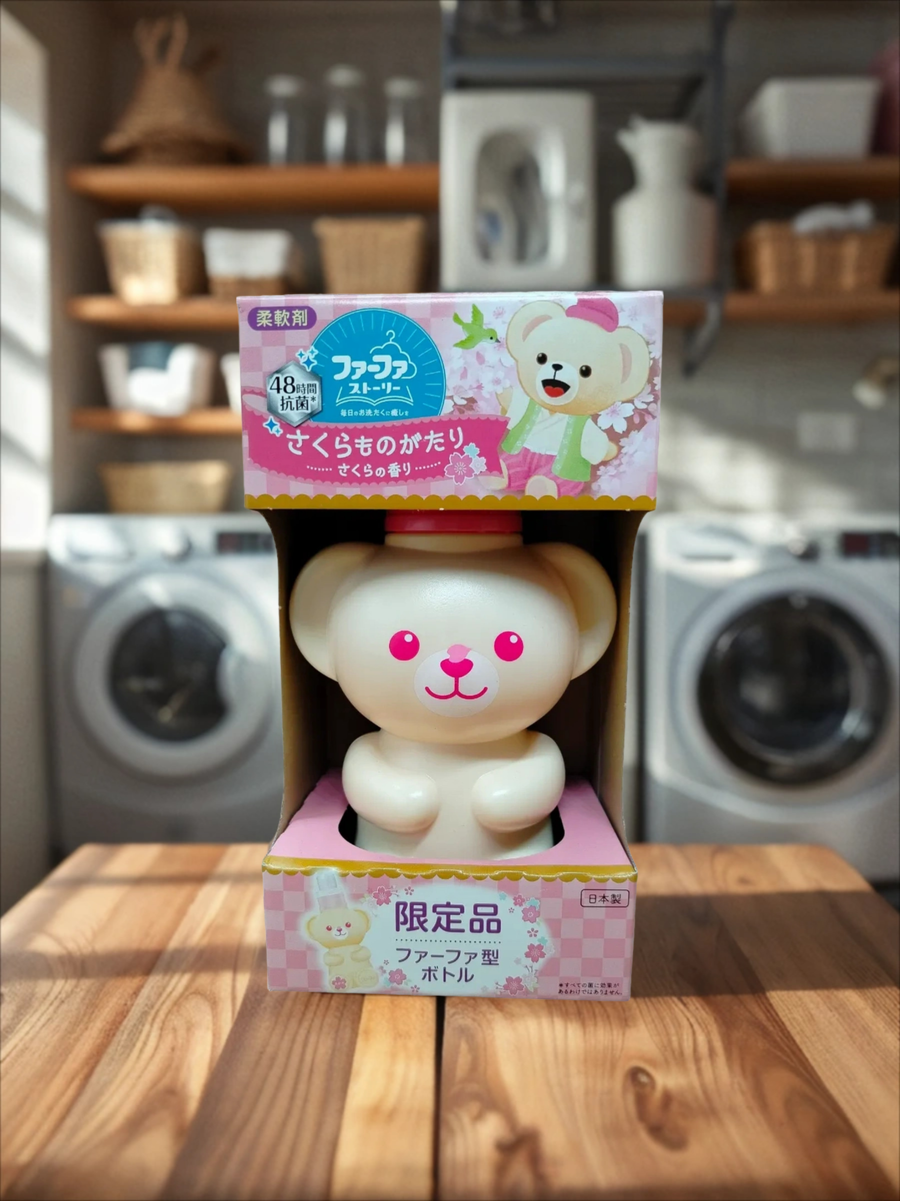 Nissan FaFa Story Limited Sakura Story Кондиционер-ополаскиватель для белья с антибактериальным эффектом и ароматом Сакуры 450 мл в фигурном флаконе